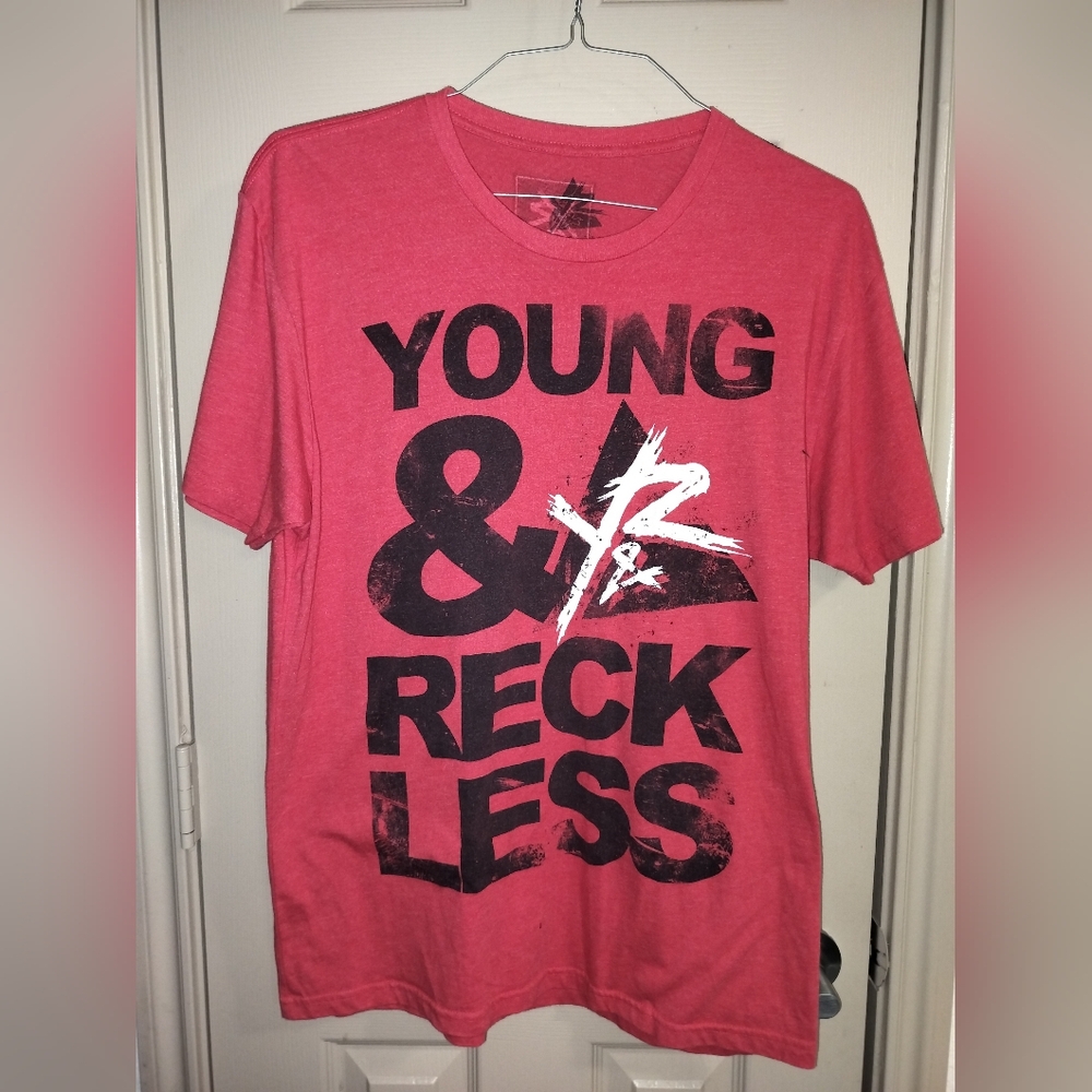 Young & Reckless Red T-Shirt Sz L